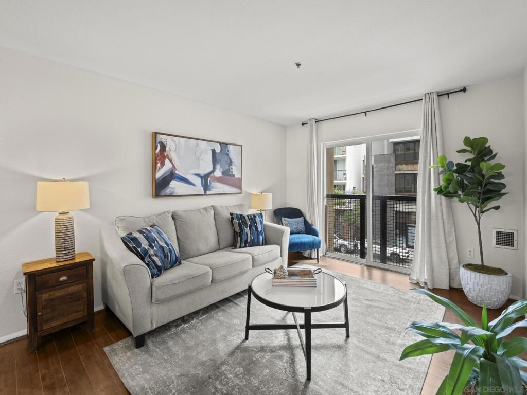 Property Photo:  1970 Columbia St 312  CA 92101 