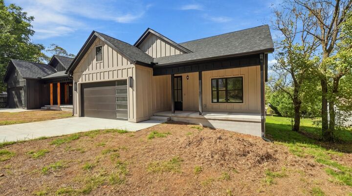 Property Photo: 1319 Labrea Drive TN 37421