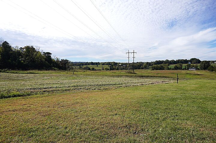 Property Photo: 913 Brotherton Rd TN 37760