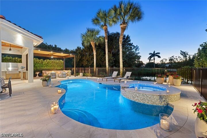 Property Photo:  2614 L Ermitage Lane  FL 34105 