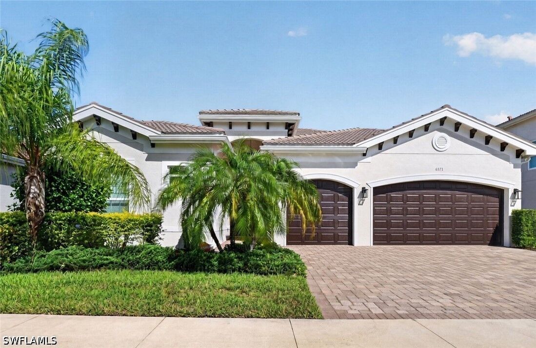 Property Photo: 6571 Monterey Point FL 34105