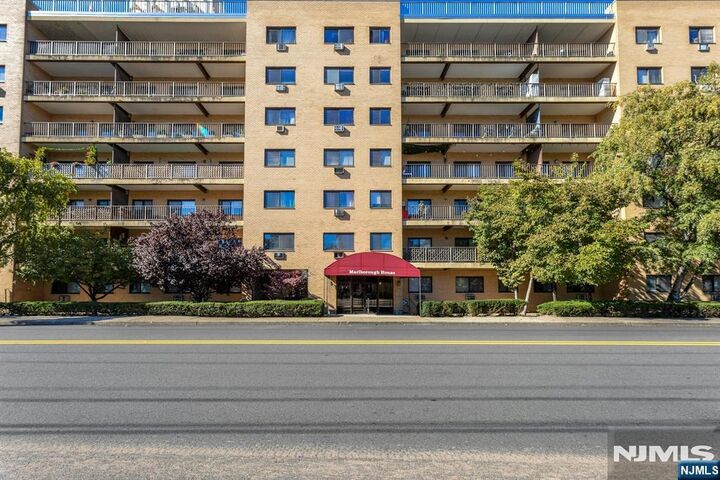 Property Photo:  44 S Main Street 5B  NJ 07644 