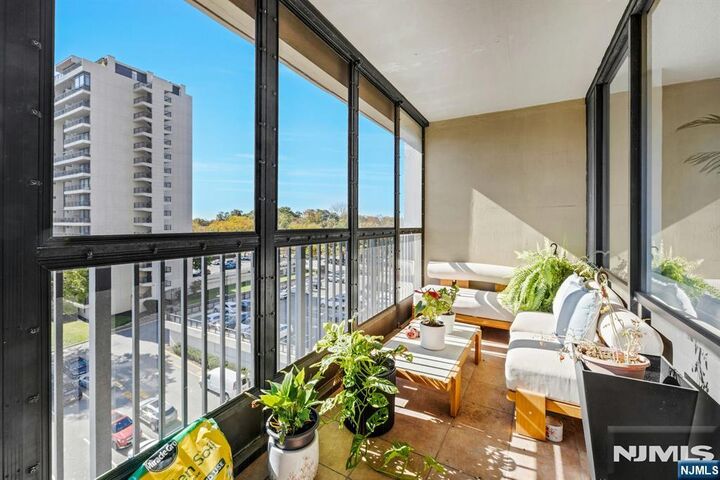 Property Photo:  5 Horizon Road #505  NJ 07024 