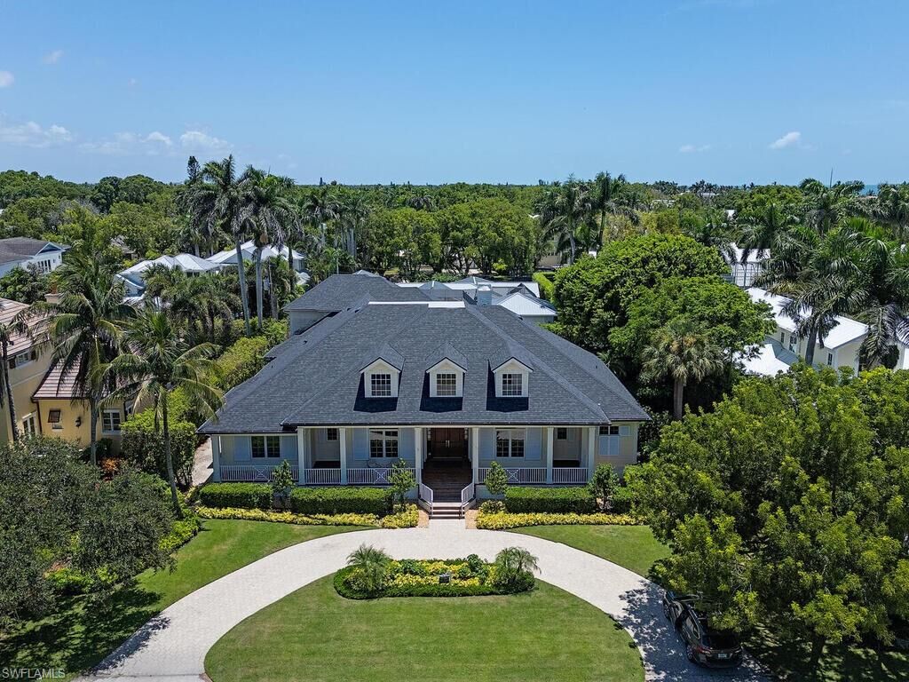 Property Photo:  194 4th Ave N  FL 34102 