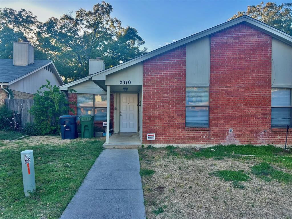 Property Photo:  2310 Miguel Lane  TX 76016 