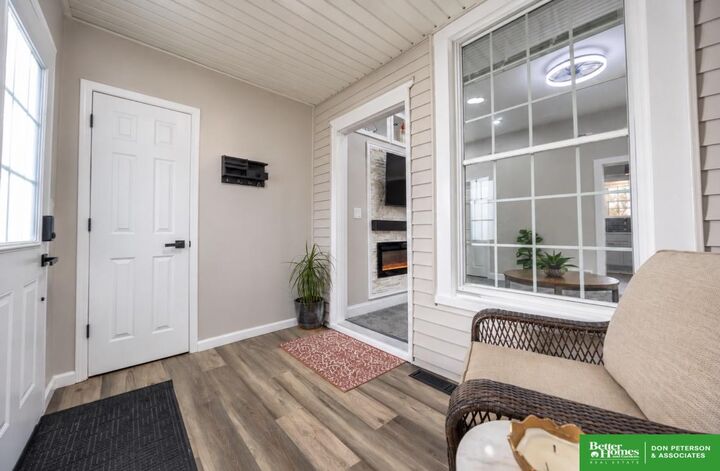 Property Photo: 1150 E 12th Street NE 68025
