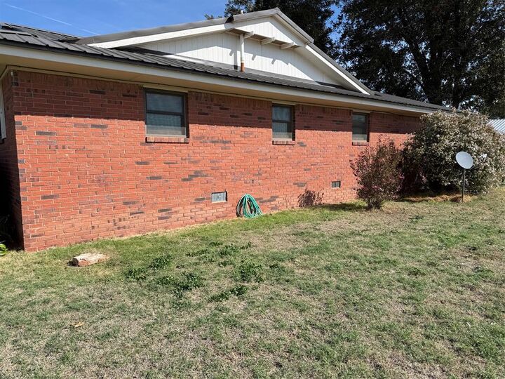 Property Photo:  102 Mary Kay Drive  OK 73570 