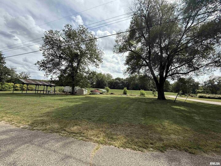 Property Photo: 275 S State Street IL 61453