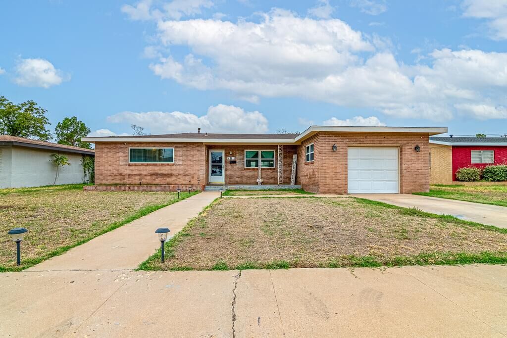 Property Photo:  2913 Nabors Lane  TX 79762 