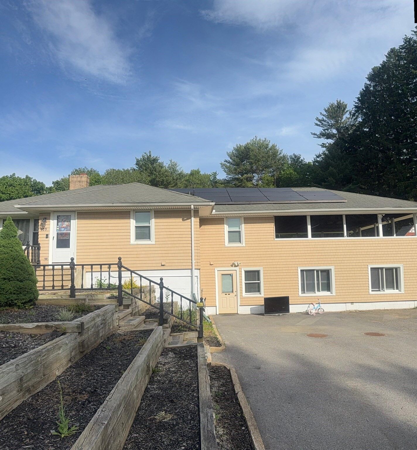 Property Photo: 109 North Brookfield Rd 2 MA 01005