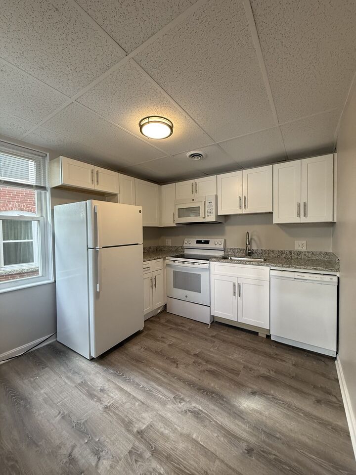 Property Photo: 100 River St B MA 01830