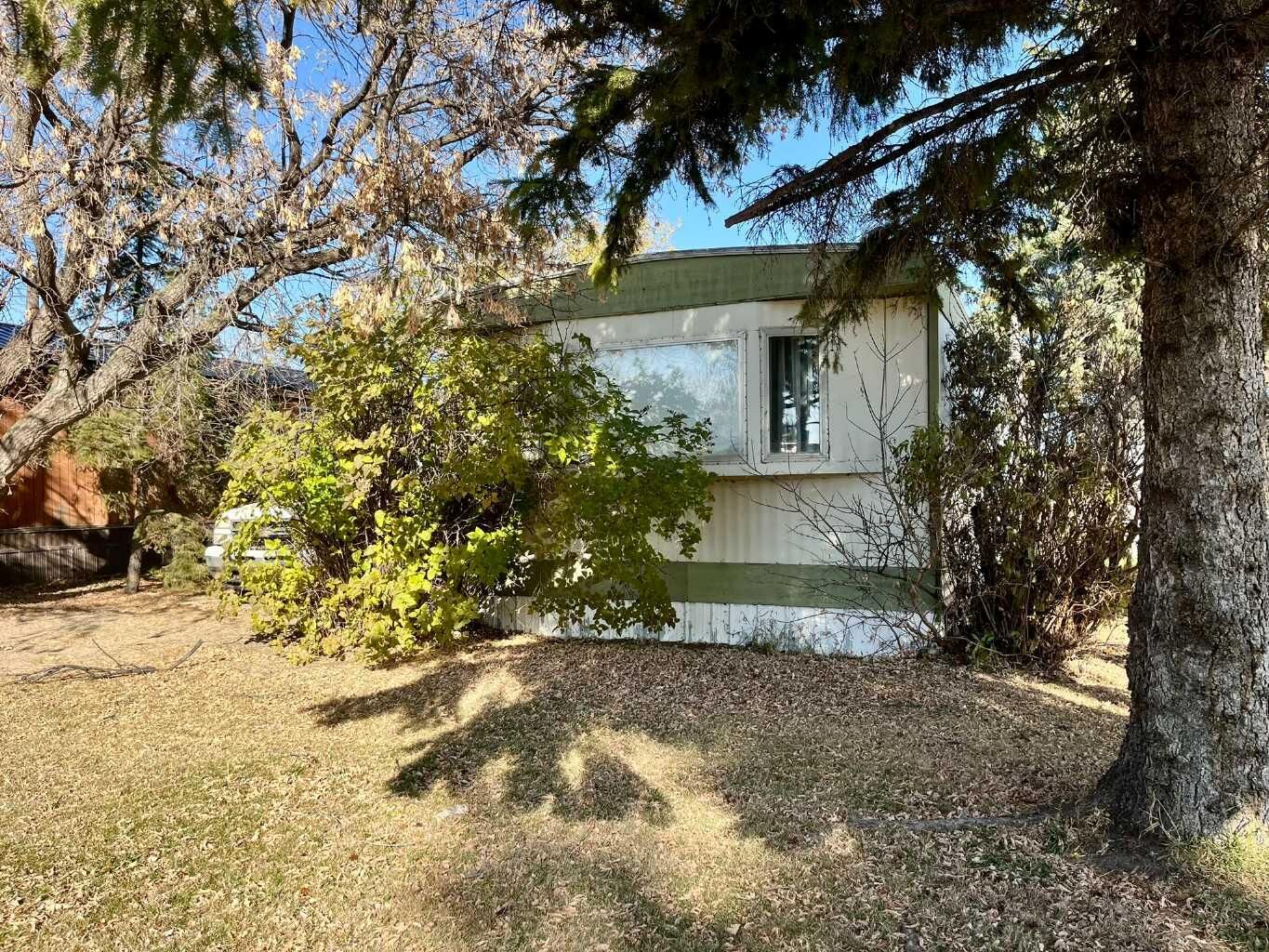 Property Photo: 5024 59 Avenue AB T0B 4N0