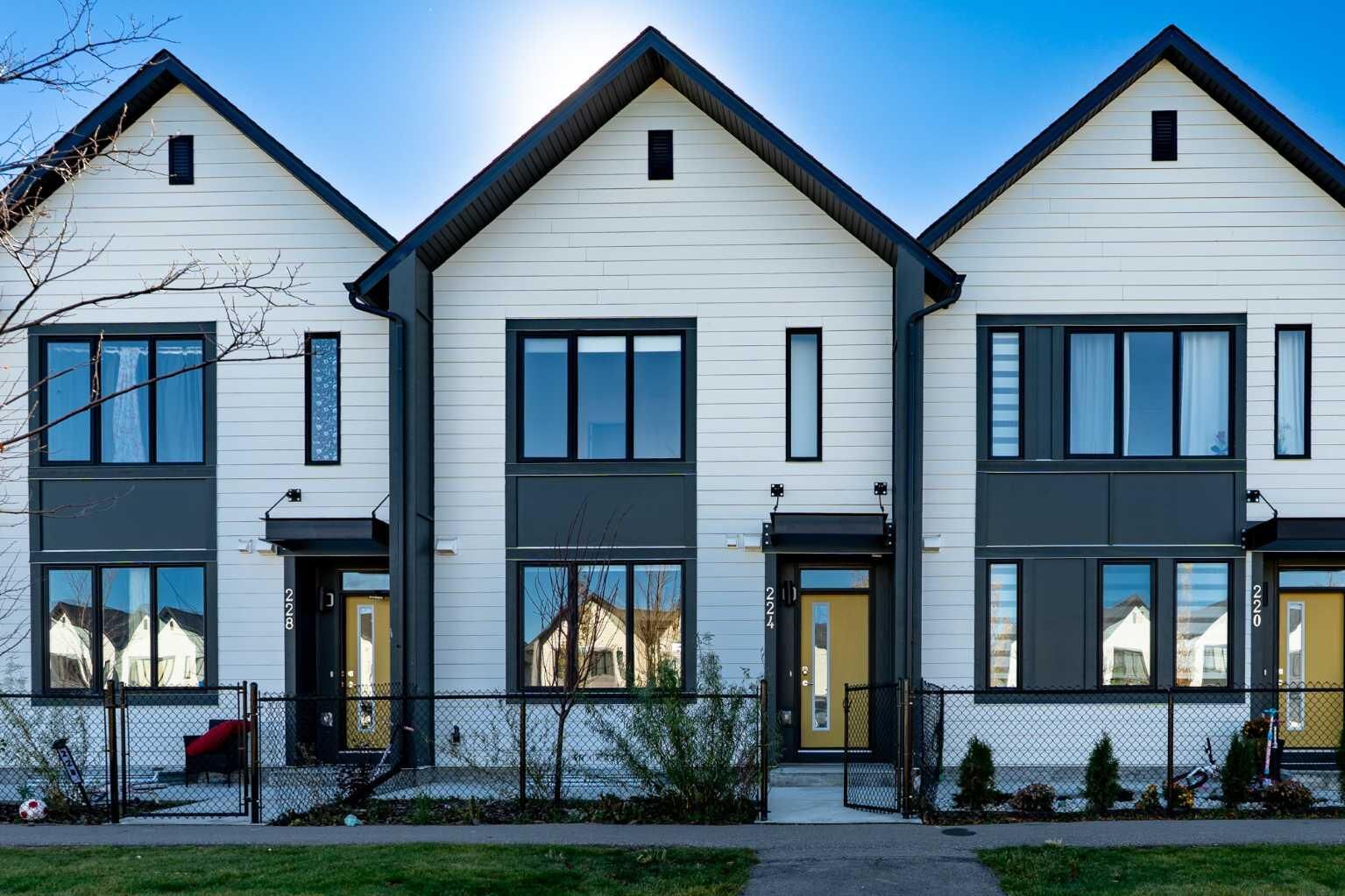 Property Photo:  224 South Point Greenway SW  AB T4B 5J3 