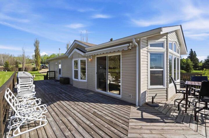 Property Photo:  53117 Hwy 31 Highway 7  AB T0E 2B0 