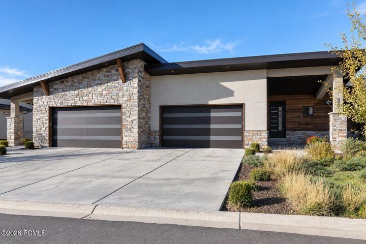 Property Photo: 11529 N Groves Edge Drive UT 84036