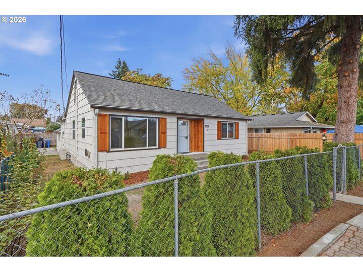 Property Photo: 3206 Drummond Ave WA 98661