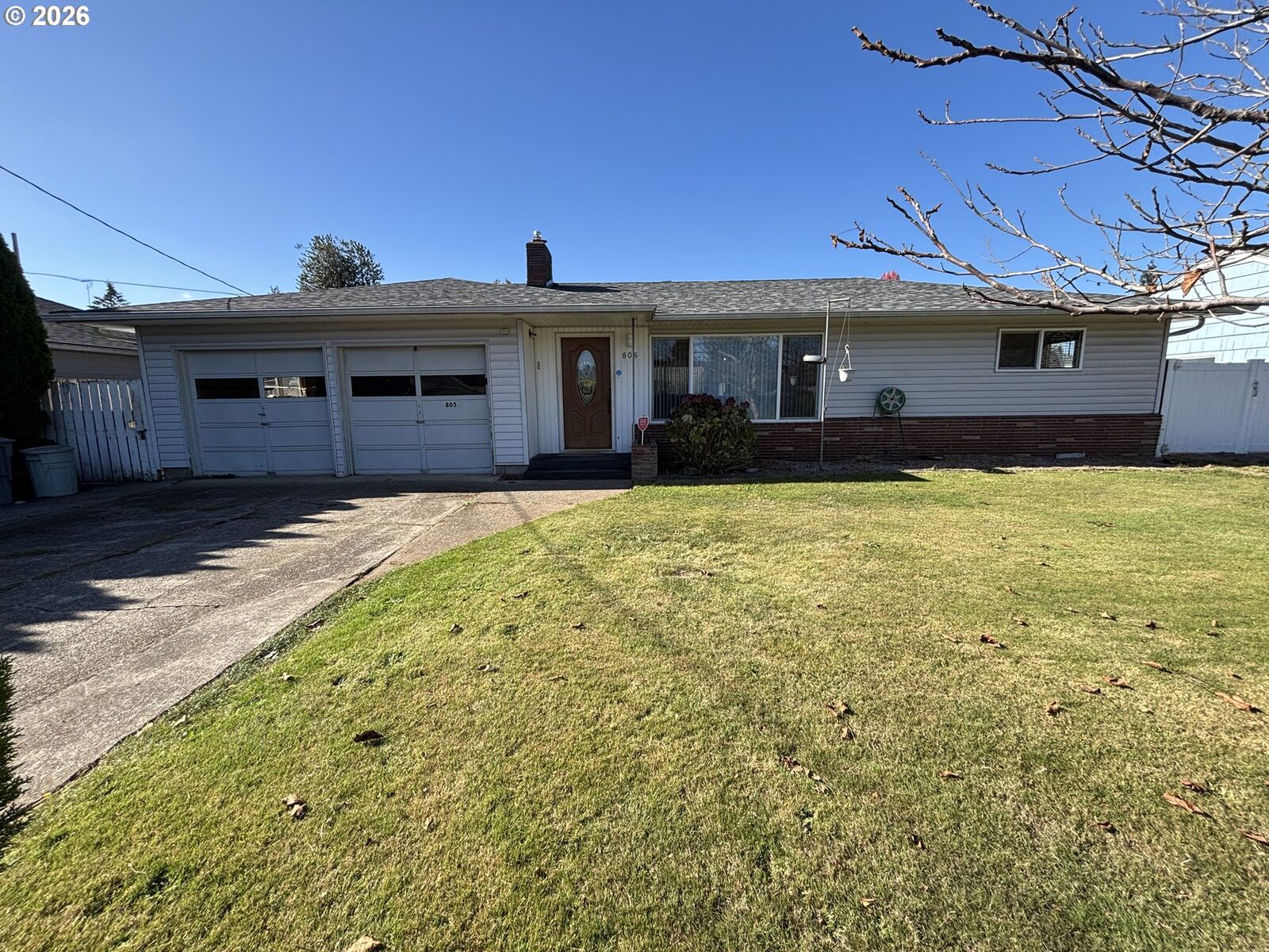 Property Photo: 805 Tierra Dr NE OR 97301
