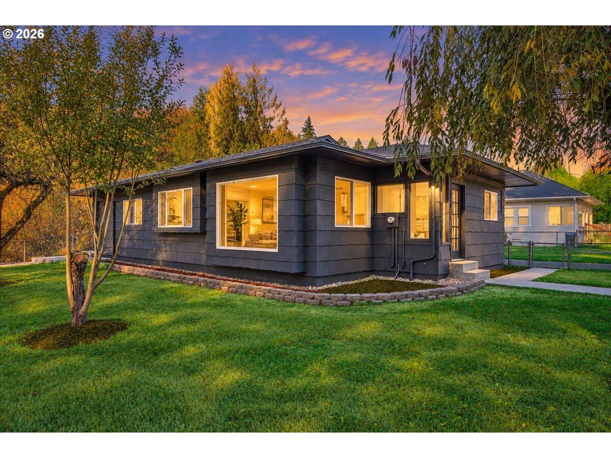 Property Photo: 418 SW Canyon Loop WA 98596