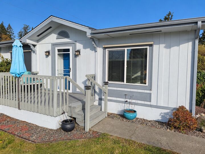Property Photo:  706  Dennis Street SE 66  WA 98501 