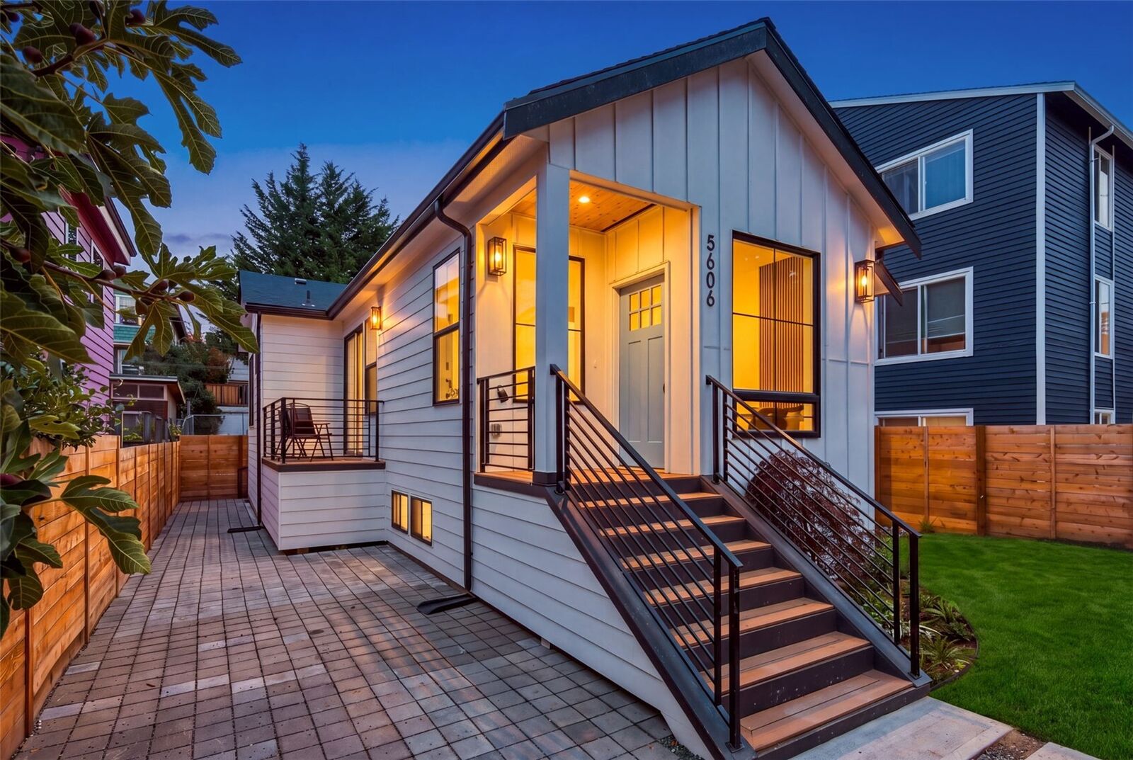 Property Photo: 5606 11th Avenue NE WA 98105