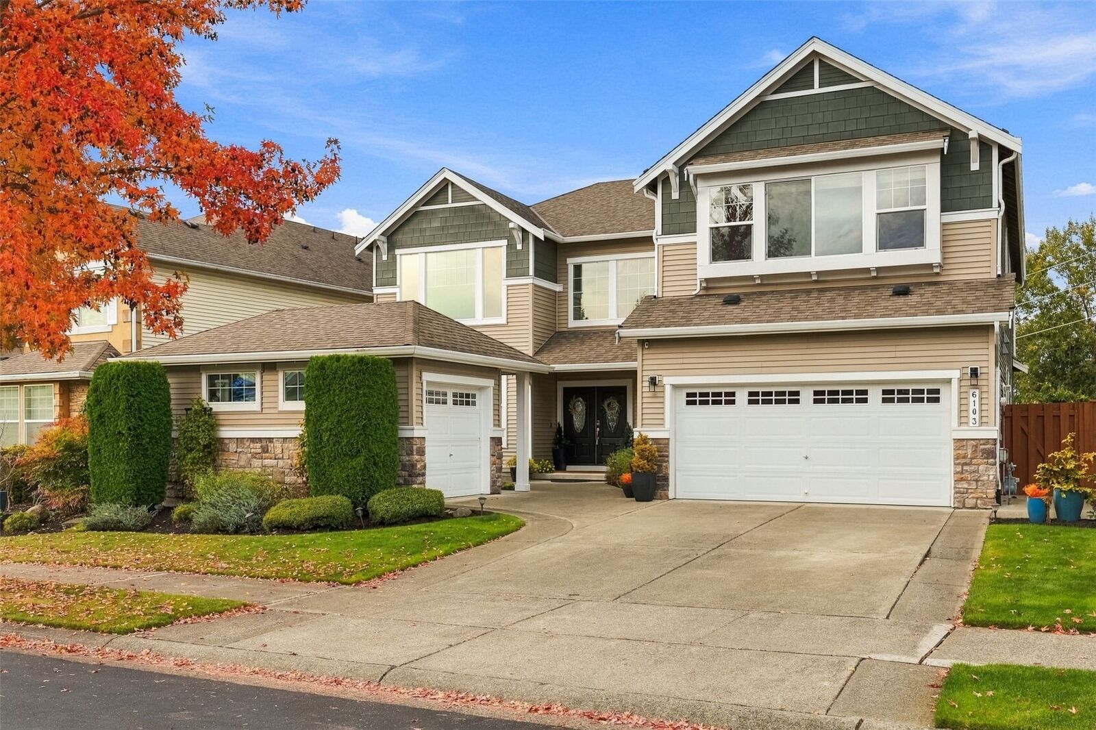 Property Photo: 6103 Montevista Drive SE WA 98092