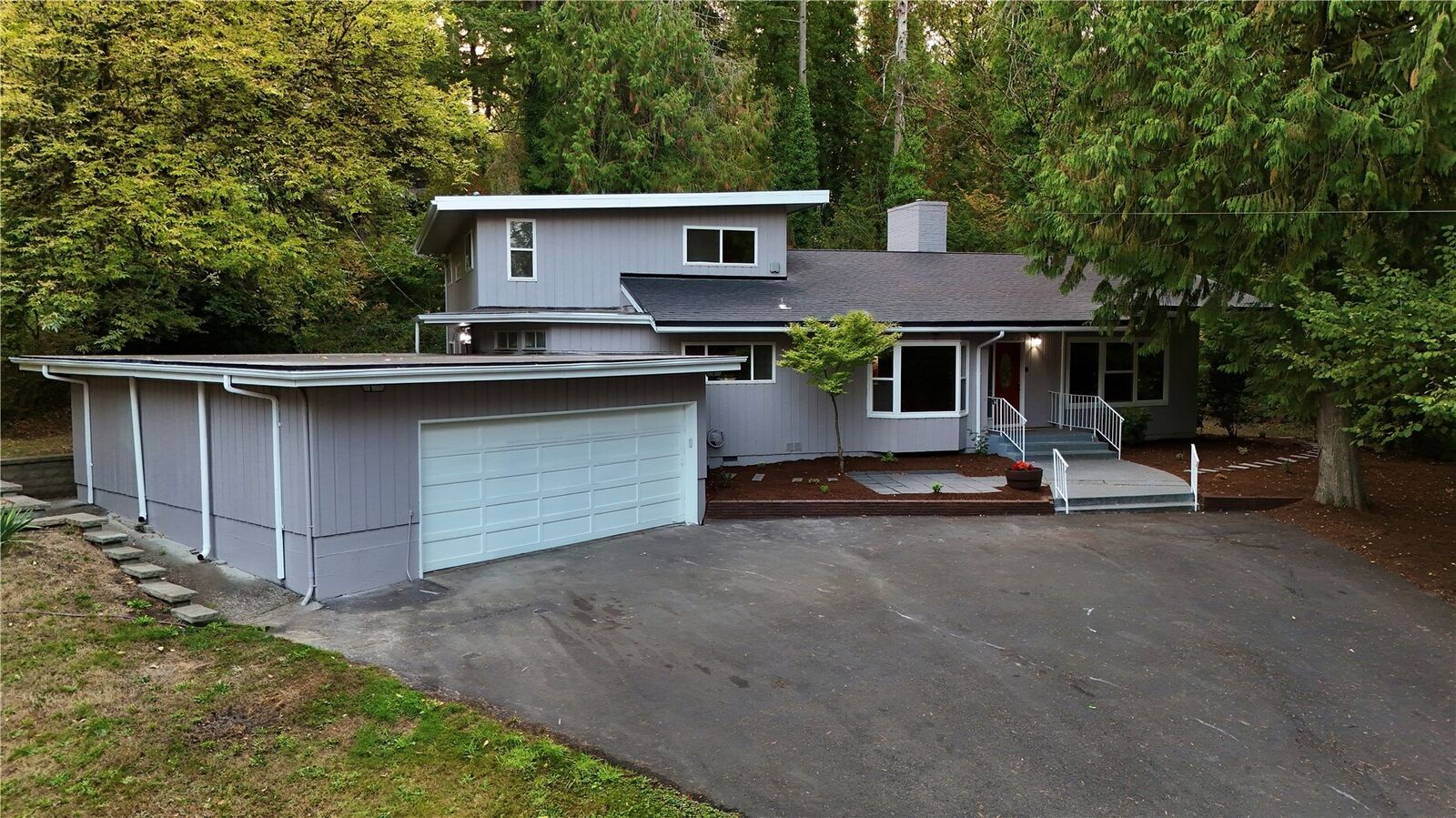 Property Photo: 2918 Glenwood Drive WA 98632