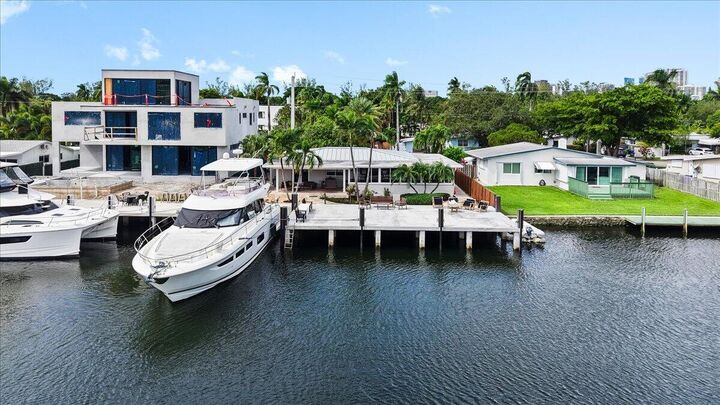 Property Photo: 1310 Cordova Road FL 33316