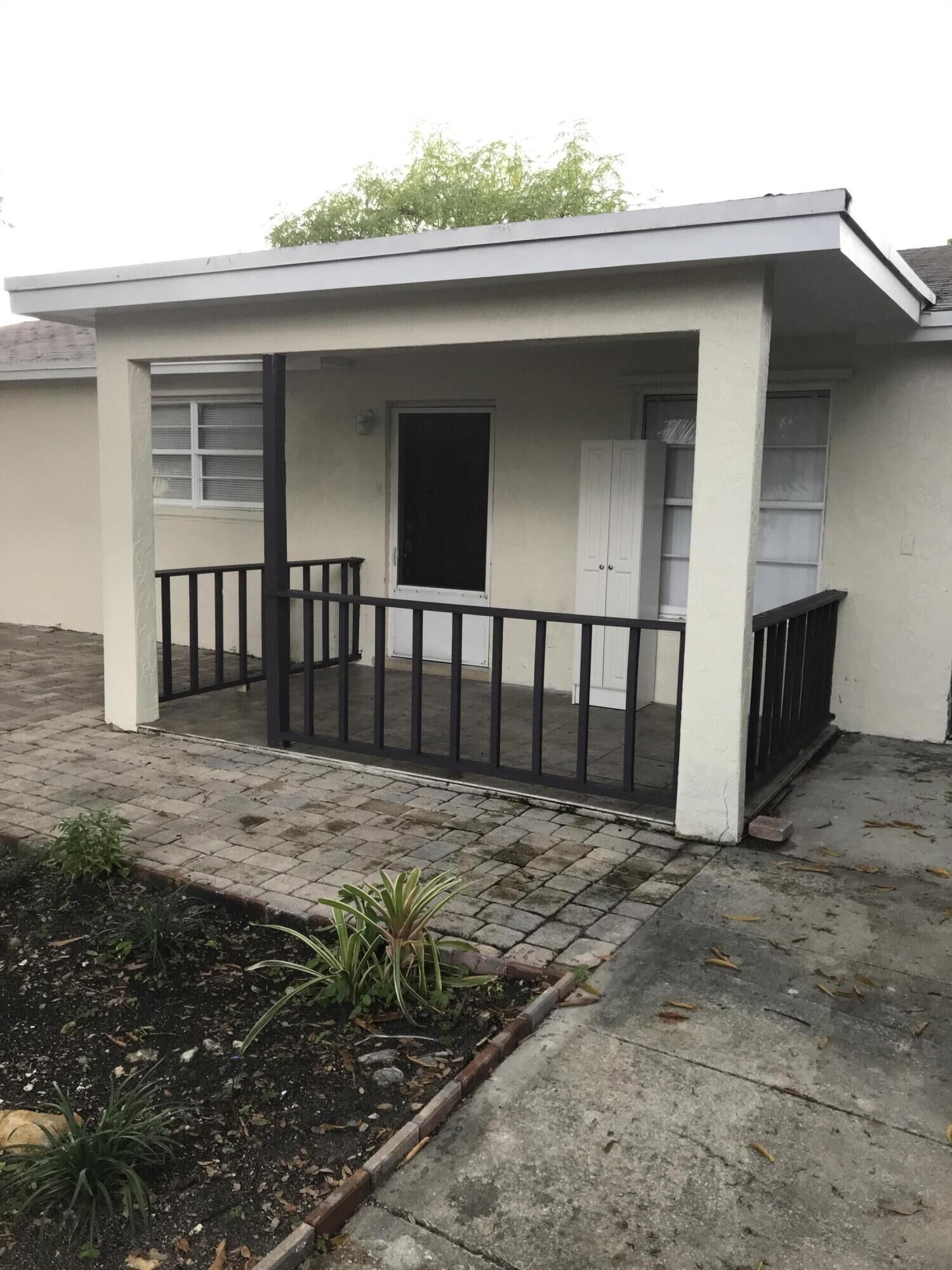 Property Photo:  1200 W 33rd Street E  FL 33404 