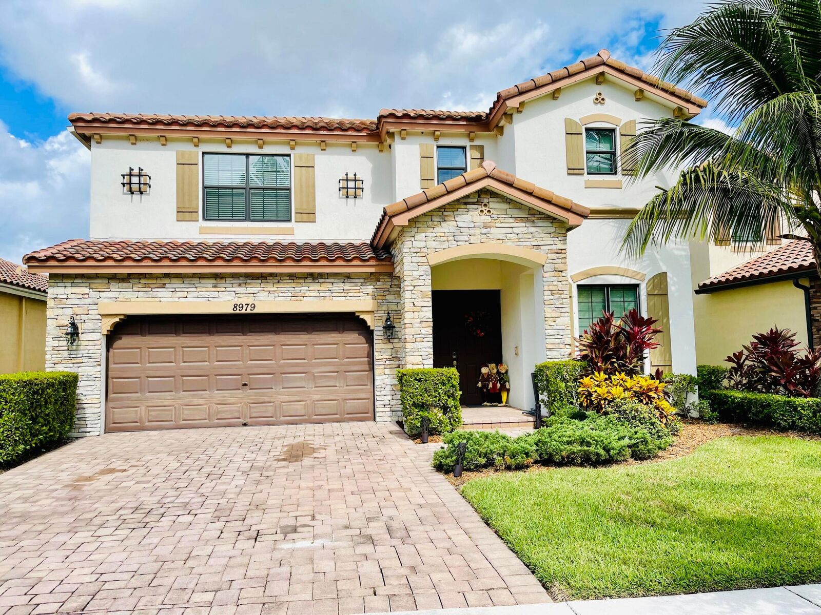 Property Photo:  8979 Gulf Run Way  FL 33467 