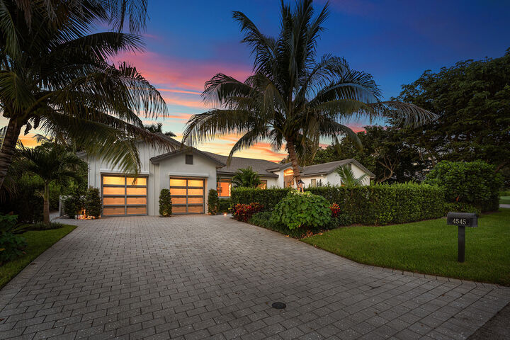 Property Photo:  4545 S Lake Drive  FL 33436 