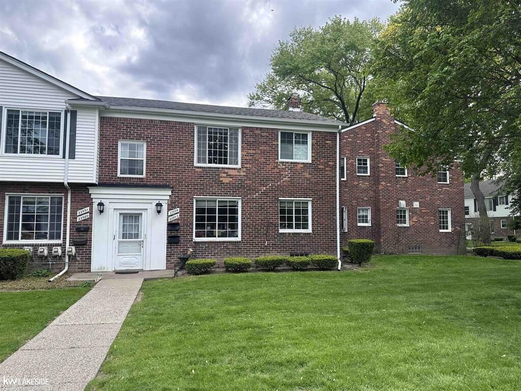 Property Photo:  22995 Gary Lane  MI 48080 