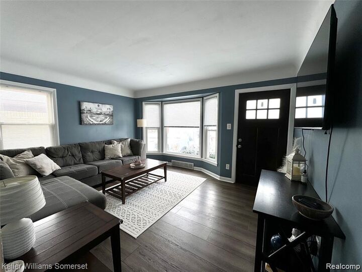 Property Photo:  116 Devillen Avenue  MI 48073 