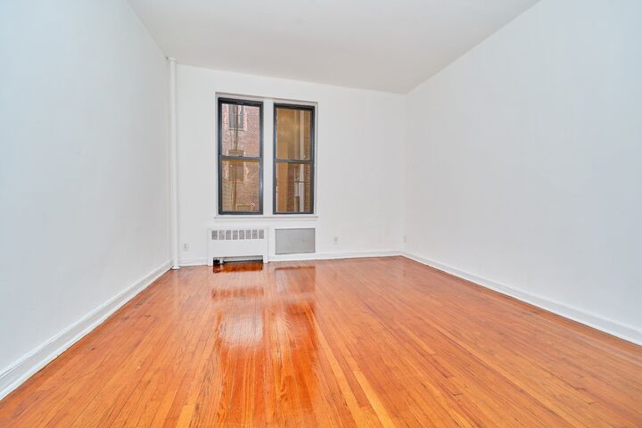 Property Photo: 400 W 45th Street 3F NY 10036
