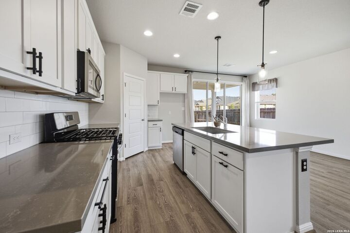 Property Photo:  104 Ladolia Ln  TX 78666 