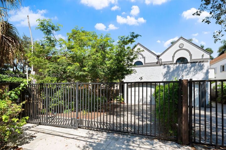 Property Photo: 3129 Jackson Ave 3129 FL 33133