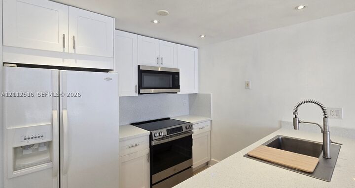 Property Photo: 600 NE 36th St 1517 FL 33137