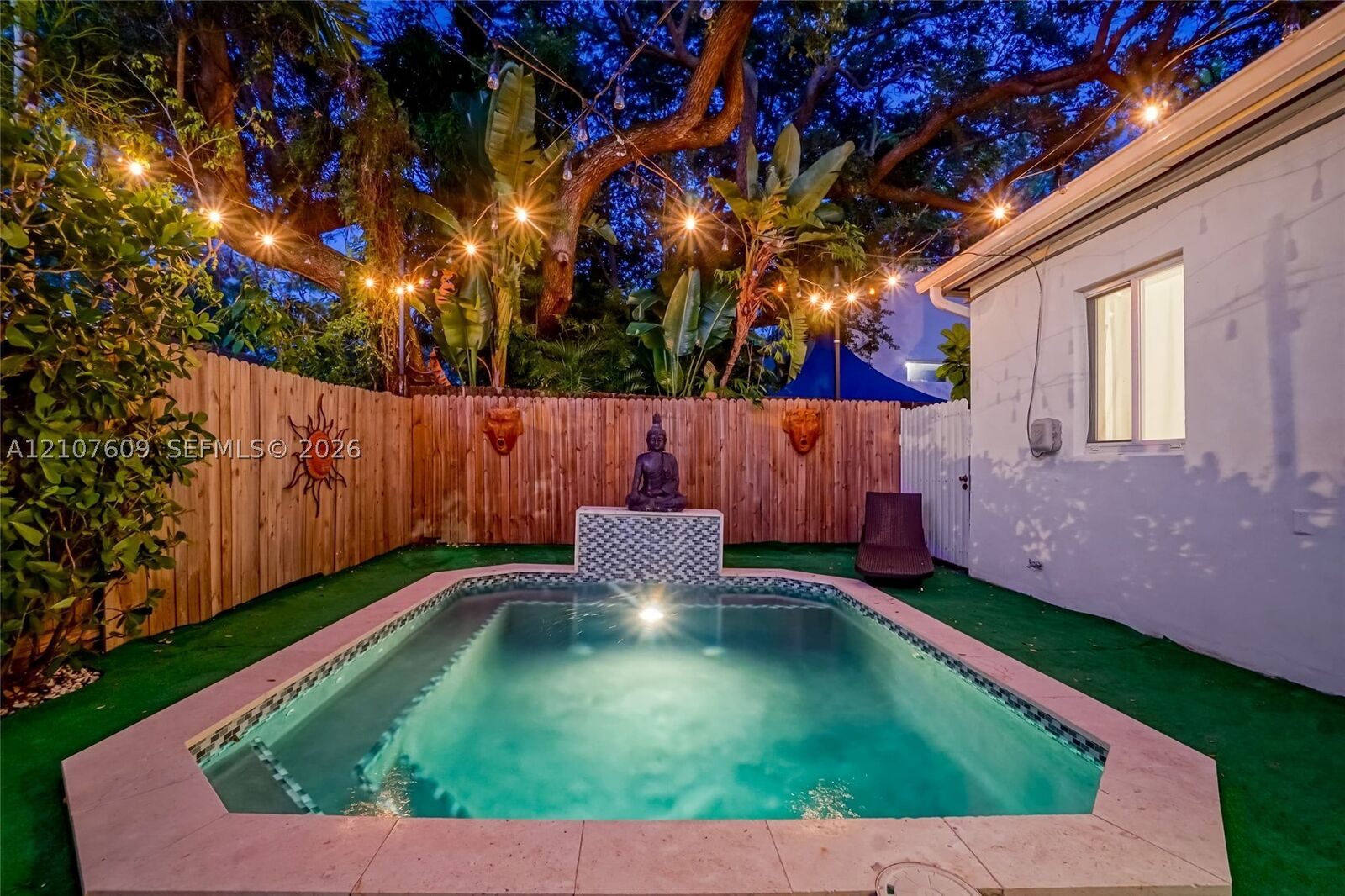 Property Photo:  7 NE 50th St  FL 33137 