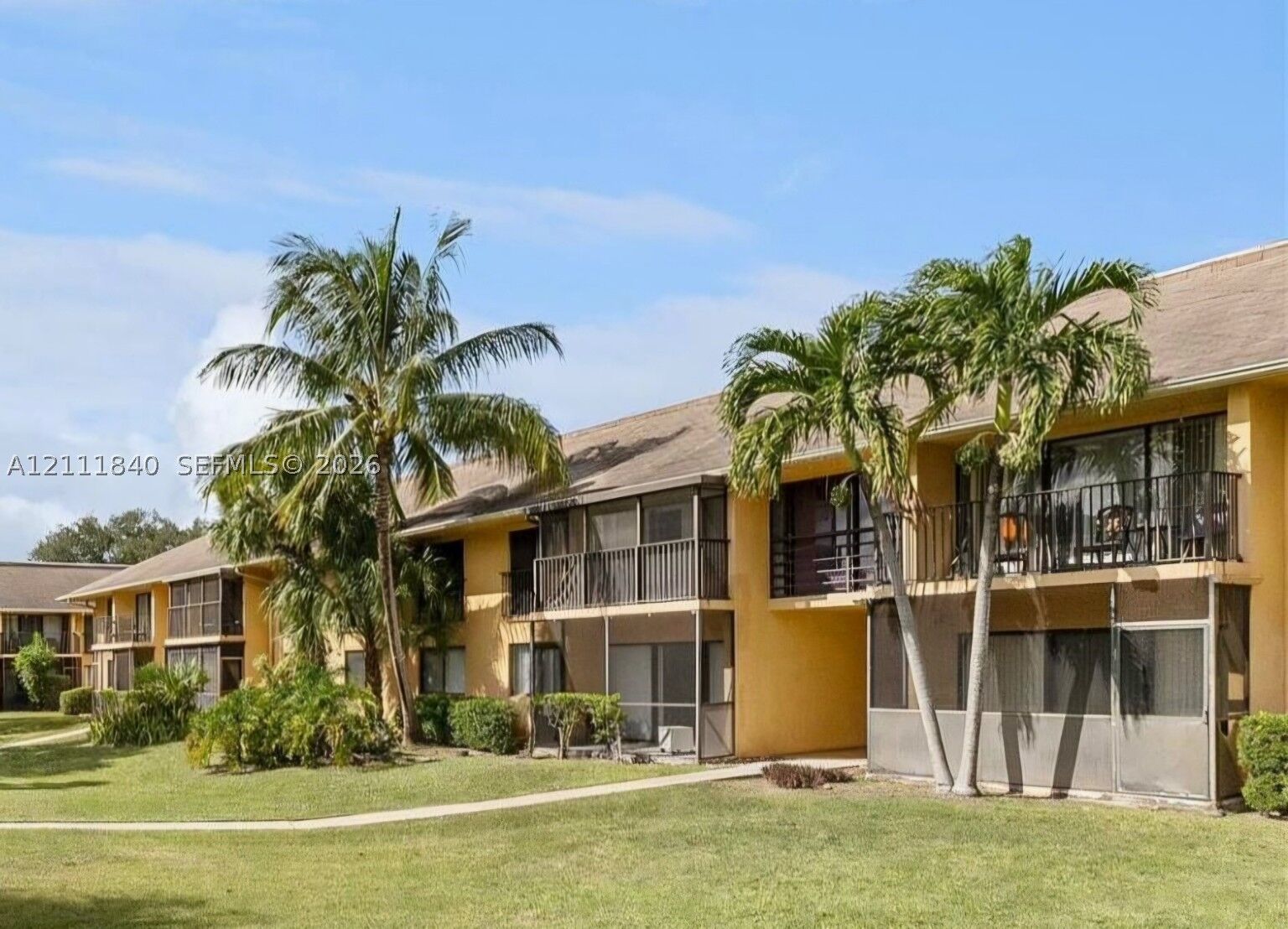 Property Photo: 5901 Washington St 250 FL 33023