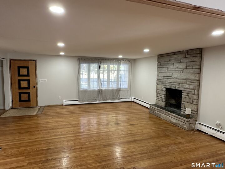 Property Photo:  6 Shingle Hill Road  CT 06516 