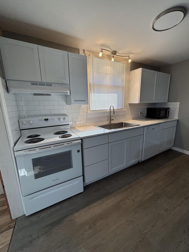 Property Photo:  229 W College Street  MO 65605 