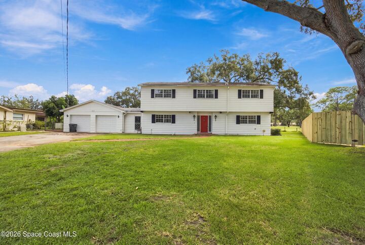 Property Photo: 1400 Hoy Lake Court FL 32955