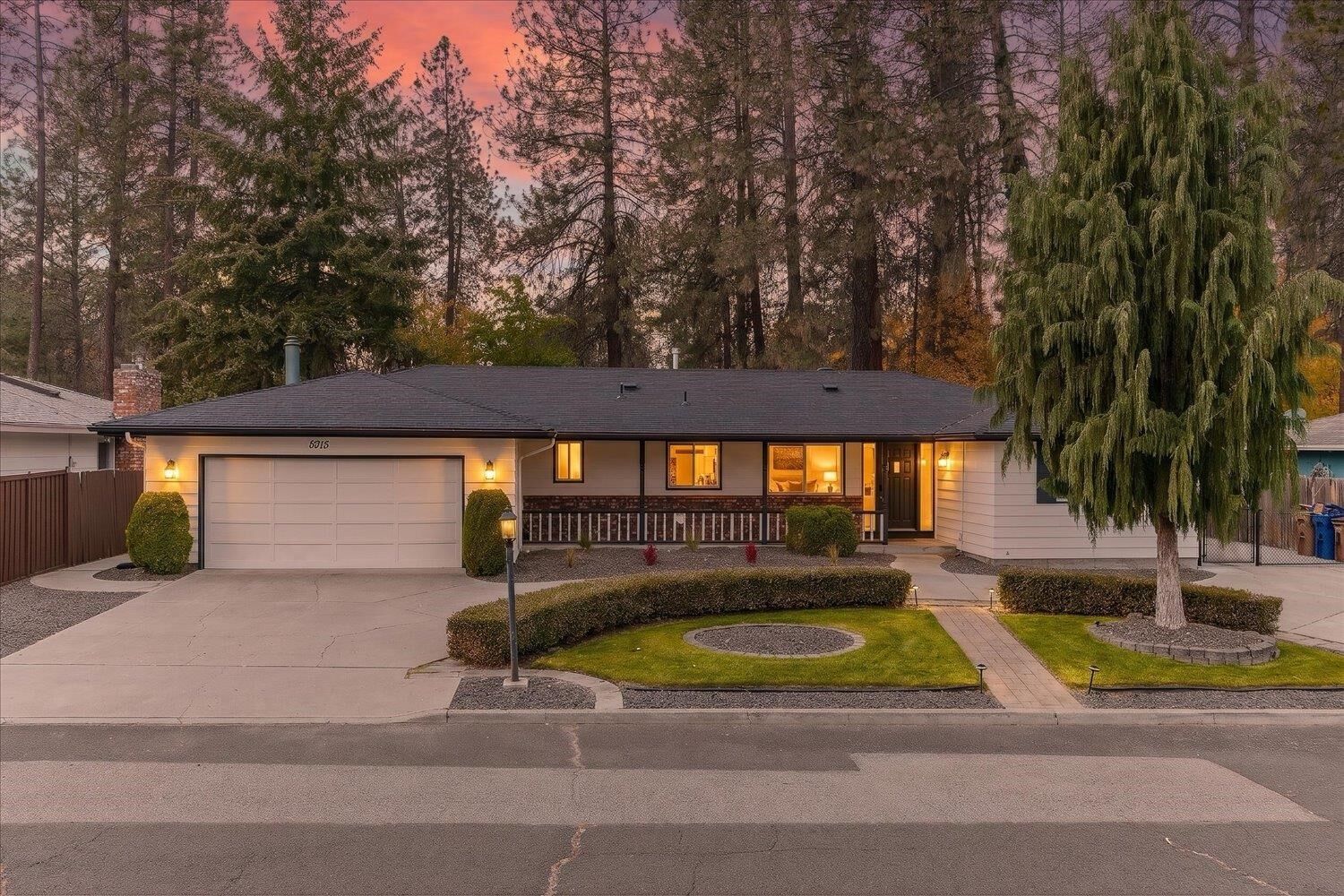 Property Photo: 9715 N Woodridge Dr WA 99208