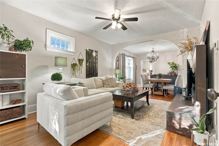 Property Photo: 931 4th Avenue N SK S7K 2N5