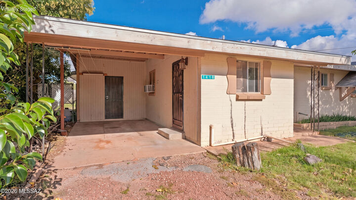 Property Photo:  1418 S Calle De Rosas  AZ 85603 