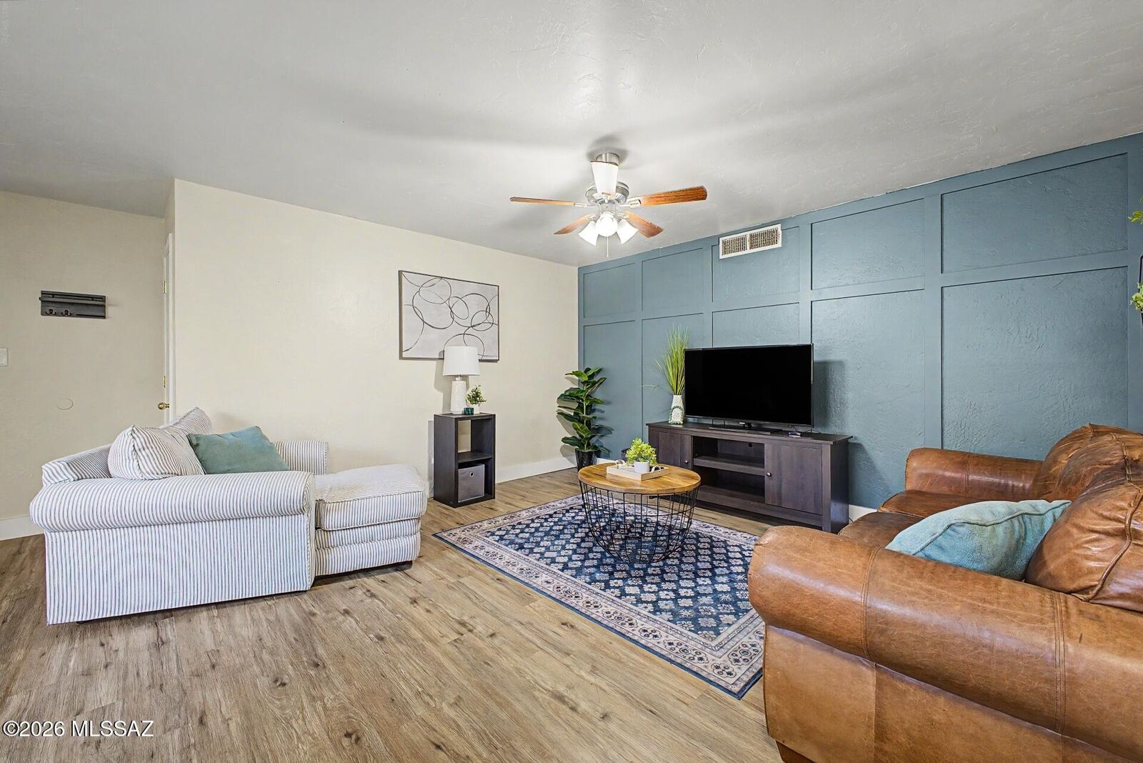 Property Photo: 510 N Iroquois Avenue AZ 85745