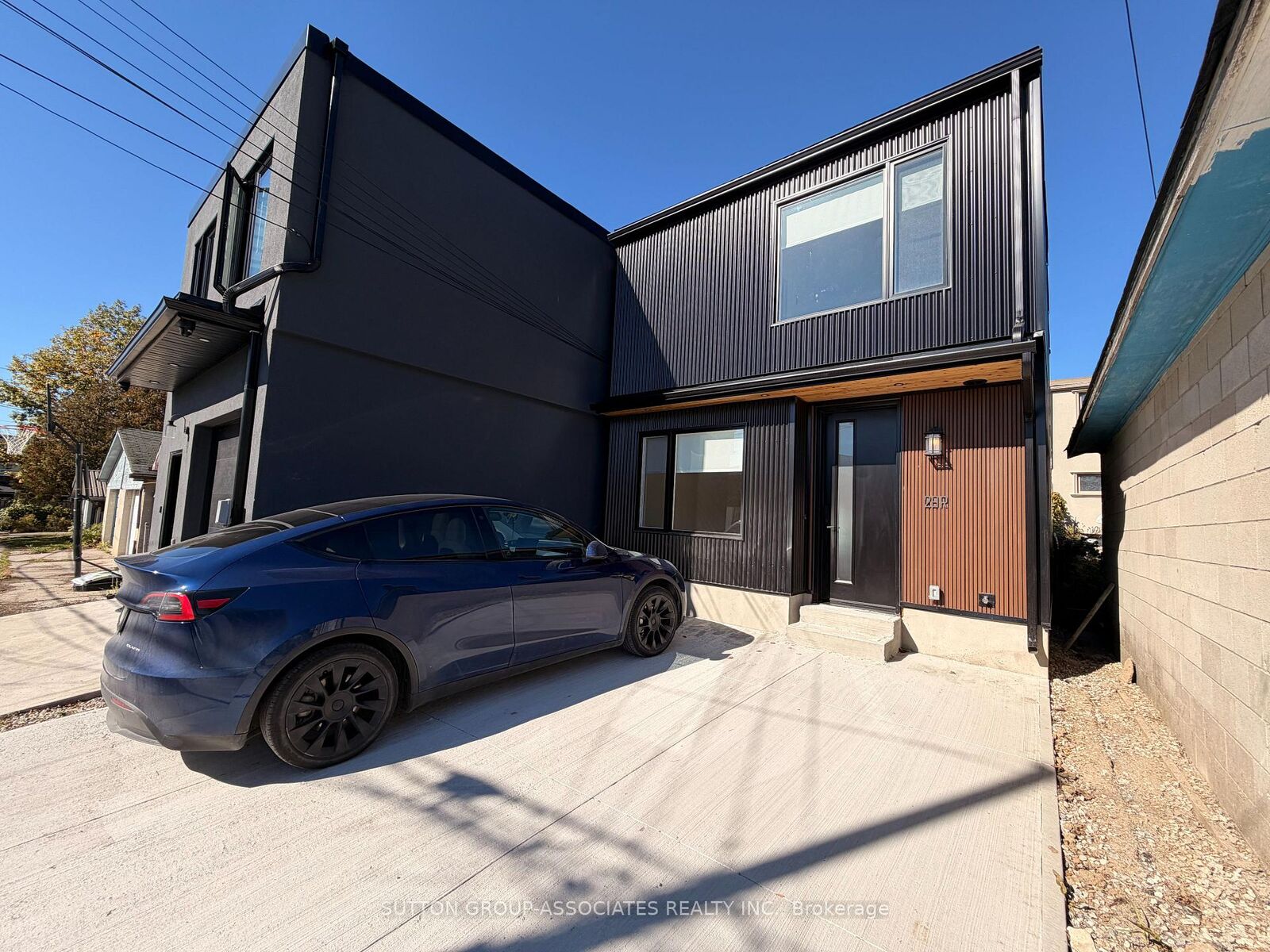 Property Photo:  29 Earnscliffe Road Laneway Unit  ON M6E 1J4 
