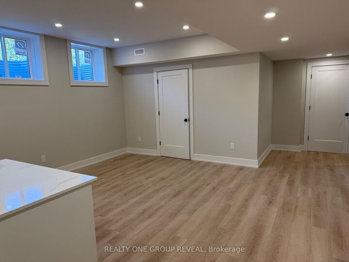 Property Photo:  24 Queen Street 4  ON L1C 1M2 