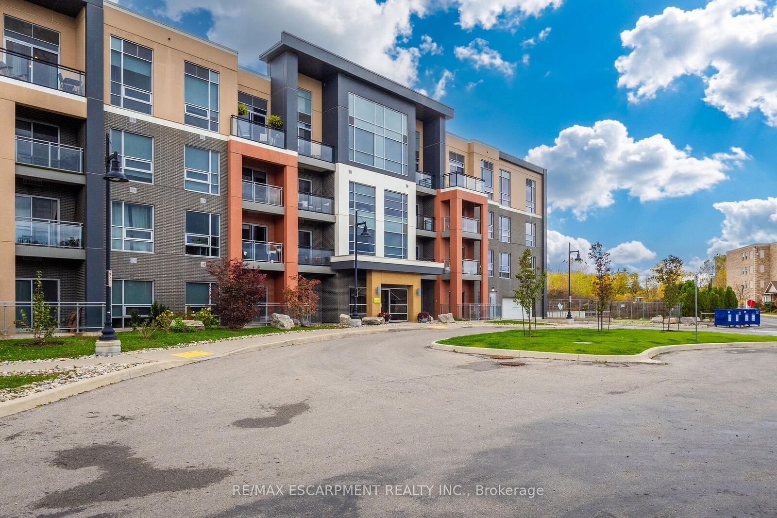Photo de la propriété:  4040 Upper Middle Road 318  ON L7M 0H2 