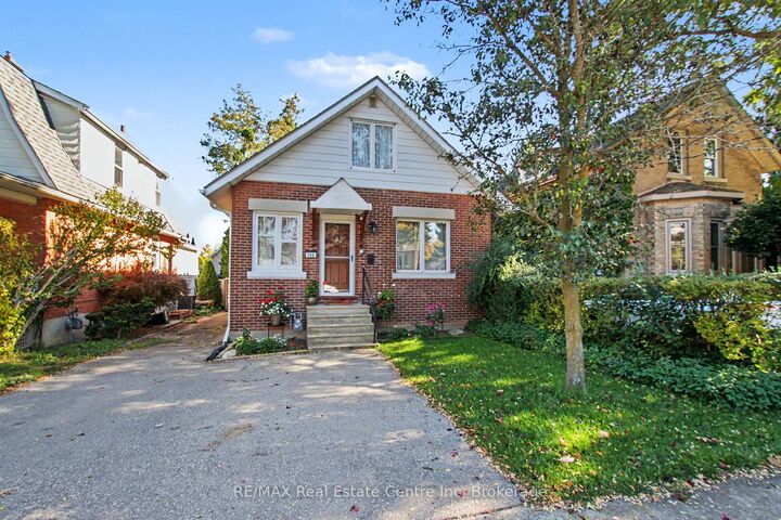 Property Photo:  106 Victoria Street N  ON N4S 6V5 