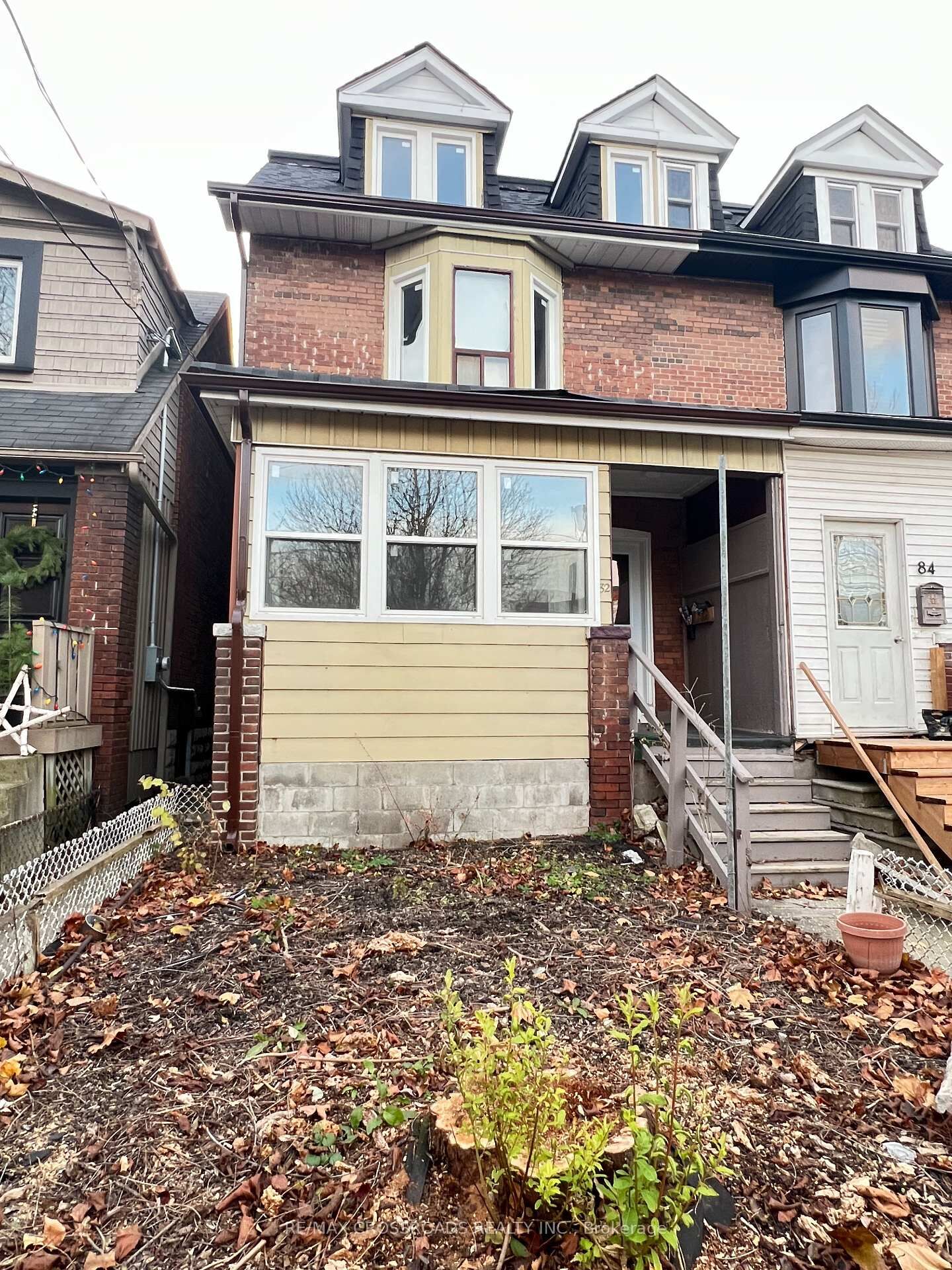 Property Photo: 82 Curzon Street Unit 2 ON M4M 3B4